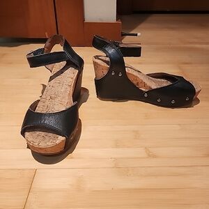 LUCKY BRAND Black Leather Cork Sandals Sz 6